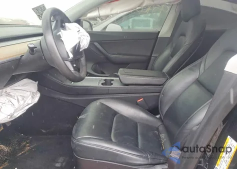 2021 Tesla Model Y z USA, uszkodzony, nr VIN 5YJYGDEE5MF183266